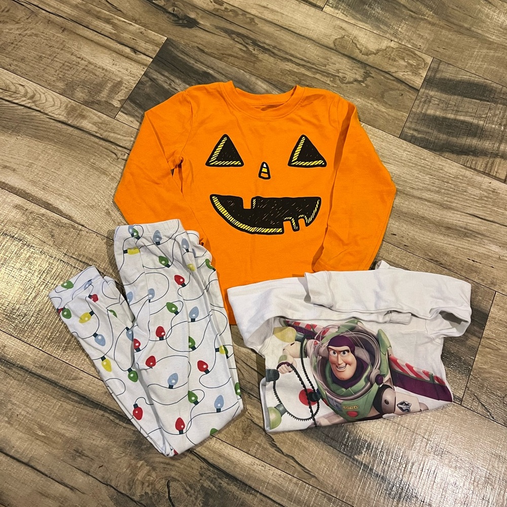 Holiday Lot - Halloween/Christmas - Gap Disney